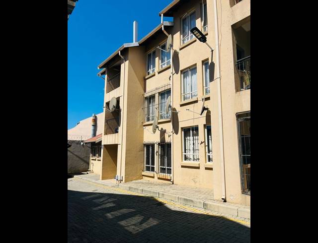 2 BEDROOM APARTMENT FOR SALE IN BIRCHLEIGH